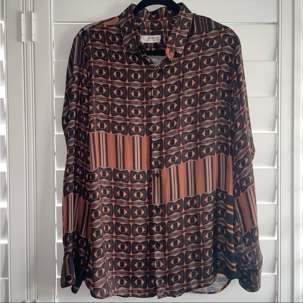 Hoololi by The Sonny Ching Collection Button Down Shirt